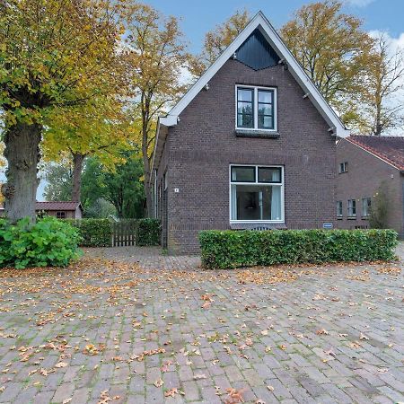 Cozy Holiday Home By The Canal In Dwingeloo Extérieur photo