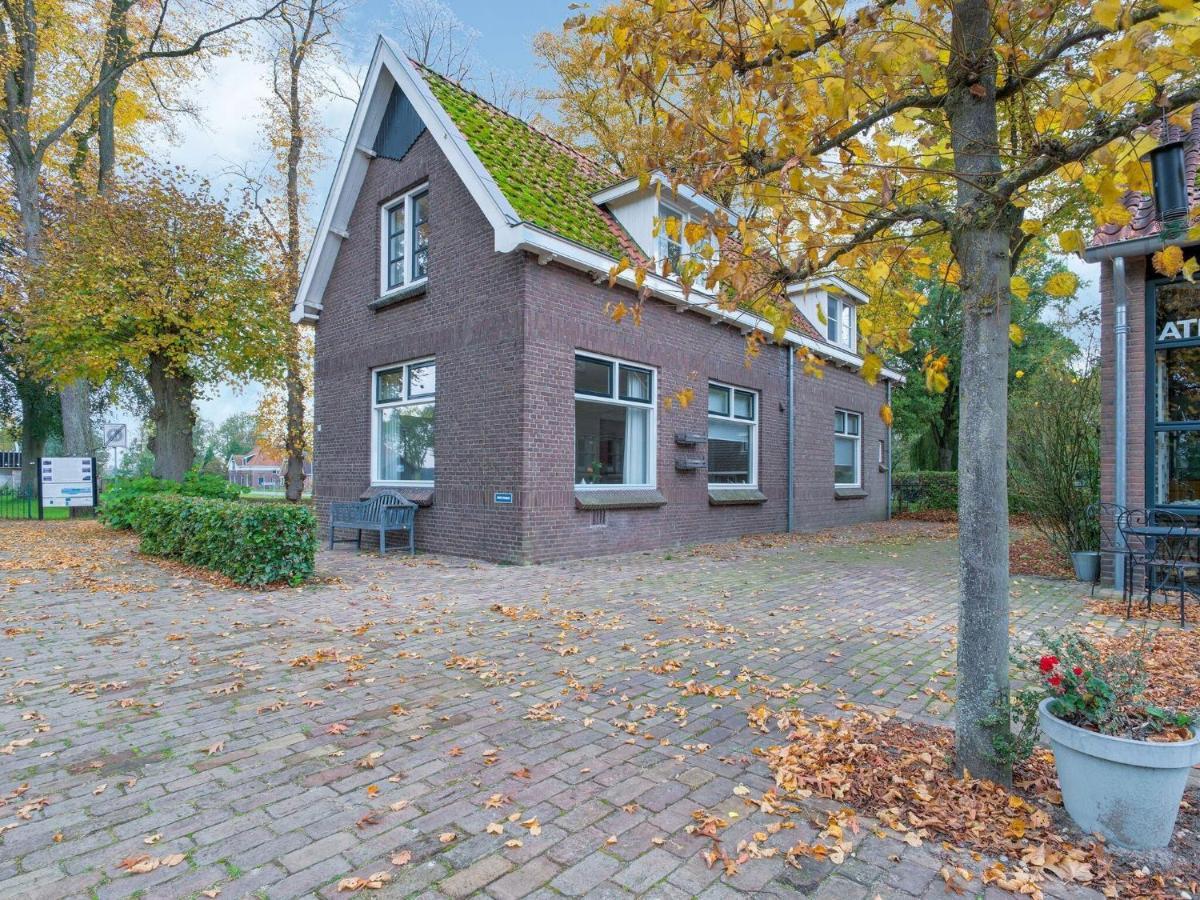 Cozy Holiday Home By The Canal In Dwingeloo Extérieur photo
