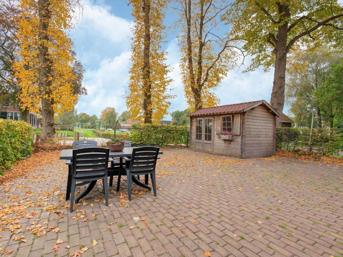 Cozy Holiday Home By The Canal In Dwingeloo Extérieur photo