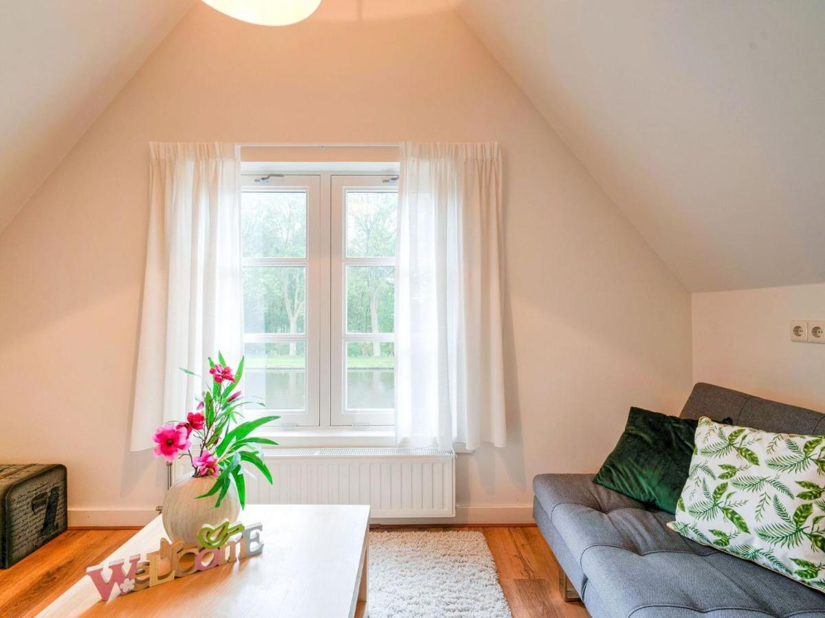 Cozy Holiday Home By The Canal In Dwingeloo Extérieur photo