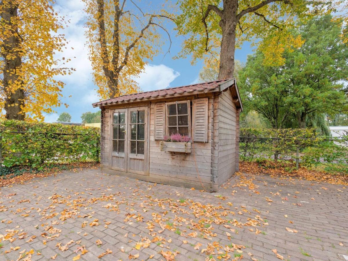 Cozy Holiday Home By The Canal In Dwingeloo Extérieur photo